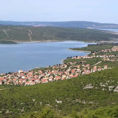 Bianca Karin Gornji Karin